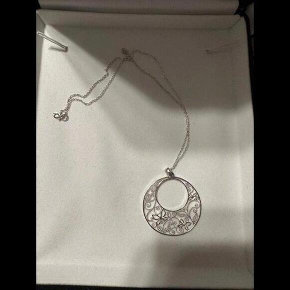 Jewelry - Elegant and Timeless Necklace - A Must-Have for Fashion Enthusiasts!